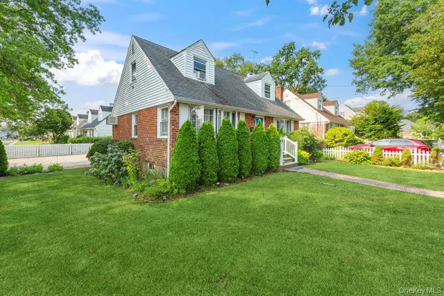 $769,000 | 84 Meyer Avenue, Valley Stream, NY 11580