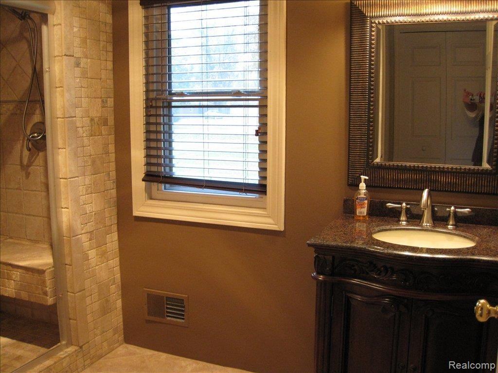 48770 Bemis Road Belleville, MI 48111 - Photo 14 of 20 Full Bath view 2