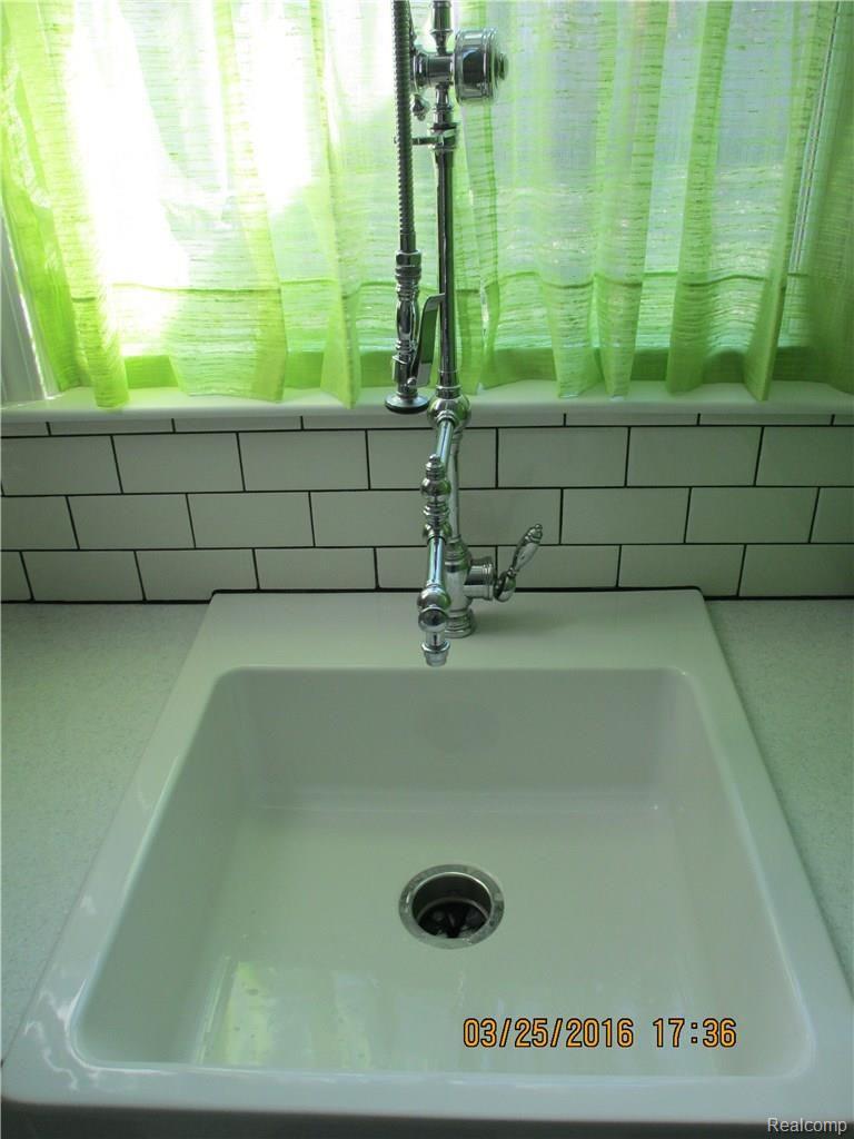 26 Amherst Road Pleasant Ridge, MI 48069 - Photo 13 of 43 kit.sink