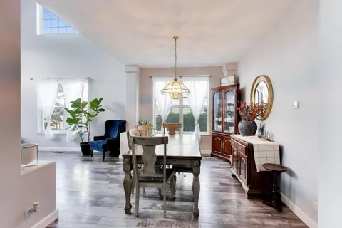 $435,000 | 1669 Montclair Drive, Elgin, IL 60123