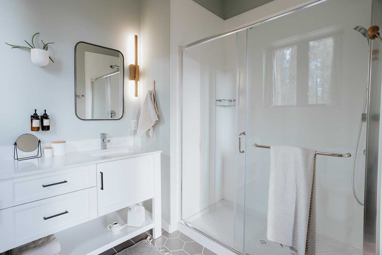 14802 Foxboro Drive Truckee, CA 96161 - Photo 21 of 21 a bathroom with a sink vanity and mirror
