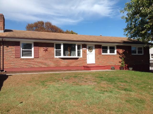 526 Santee Road Roanoke, VA 24019 - Photo 3 of 28 SANTEE.FRONT.1