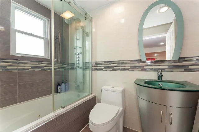 $899,000 | 1434 Noel Avenue, Hewlett, NY 11557