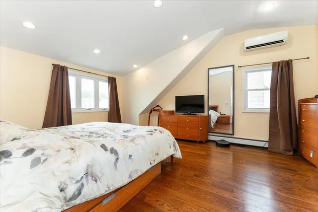 $899,000 | 1434 Noel Avenue, Hewlett, NY 11557