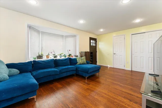 $899,000 | 1434 Noel Avenue, Hewlett, NY 11557