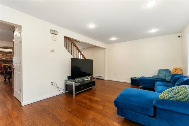 $899,000 | 1434 Noel Avenue, Hewlett, NY 11557