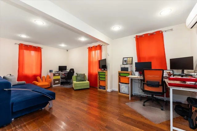 $899,000 | 1434 Noel Avenue, Hewlett, NY 11557