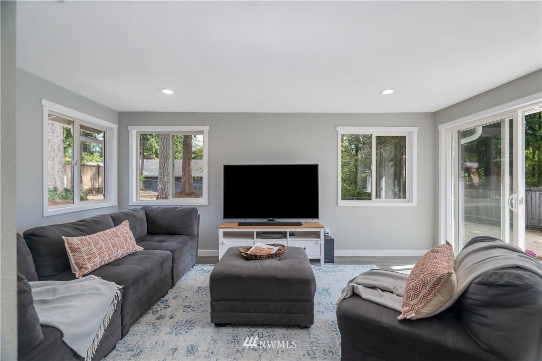 14424 158th Place Southeast Renton, WA 98059 - Photo 16 of 35 Gallery Image 16