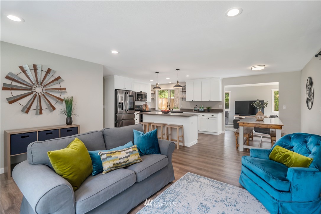 14424 158th Place Southeast Renton, WA 98059 - Photo 3 of 35 Gallery Image 3