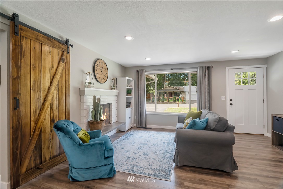 14424 158th Place Southeast Renton, WA 98059 - Photo 4 of 35 Gallery Image 4