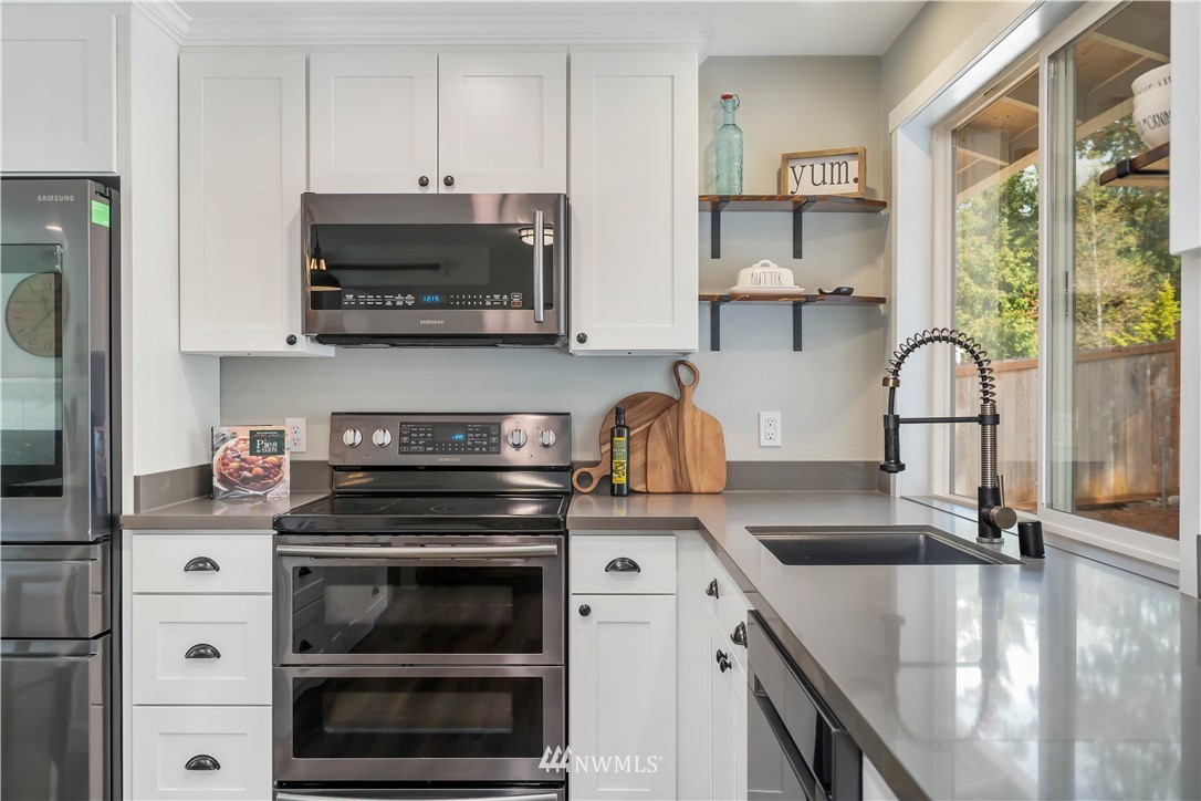 14424 158th Place Southeast Renton, WA 98059 - Photo 8 of 35 Gallery Image 8