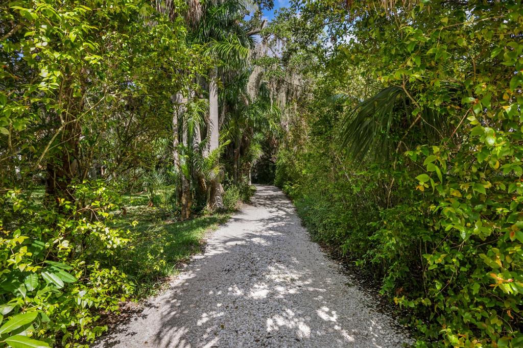 3301 Bay Shore Road Sarasota, FL 34234 - Photo 9 of 55