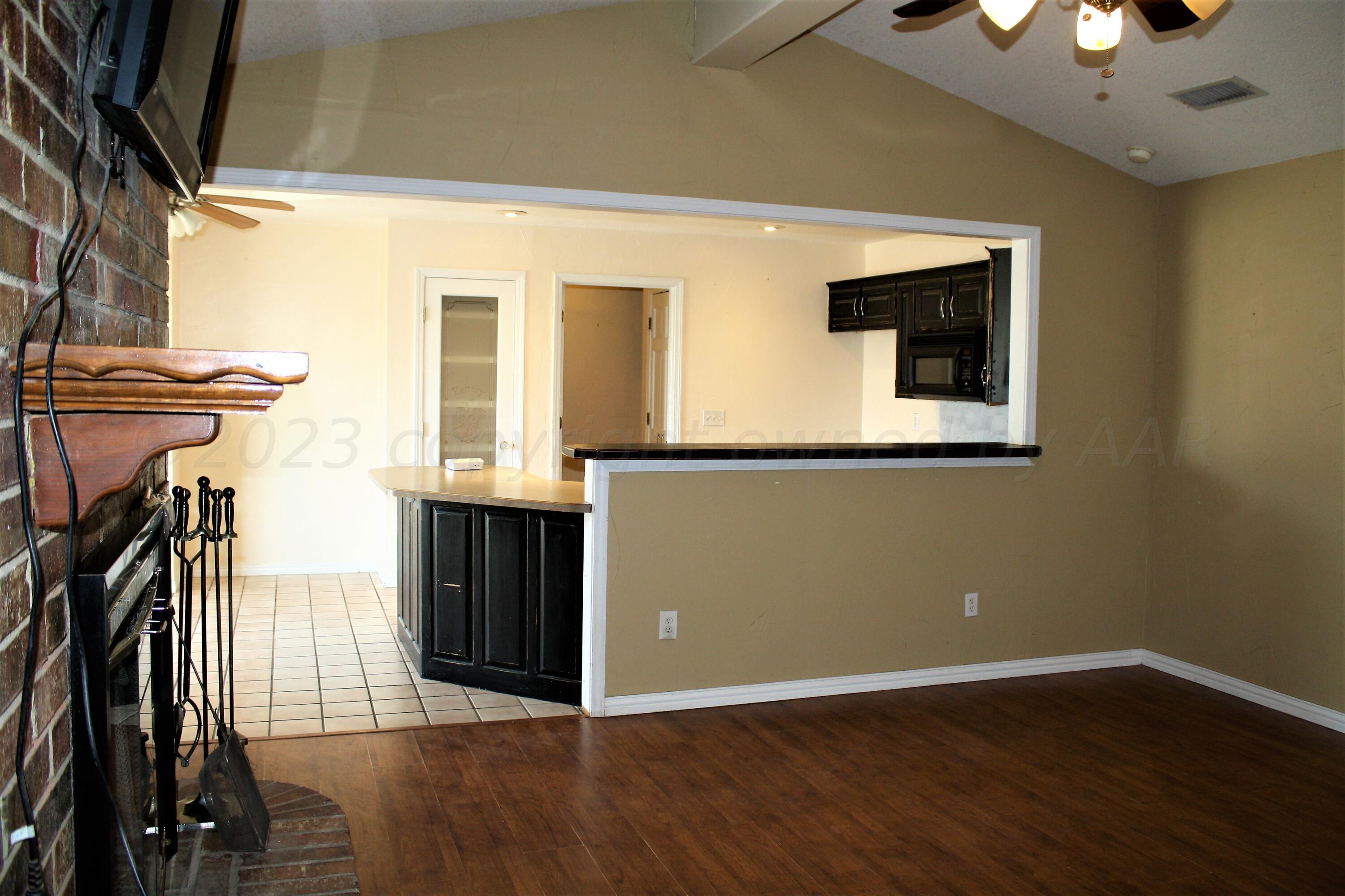8800 Dowell Road Amarillo, TX 79119 - Photo 5 of 18 6 living Kitch