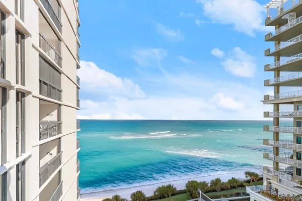 $589,000 | 5380 North Ocean Drive, Unit 8C, Singer Island, FL 33404