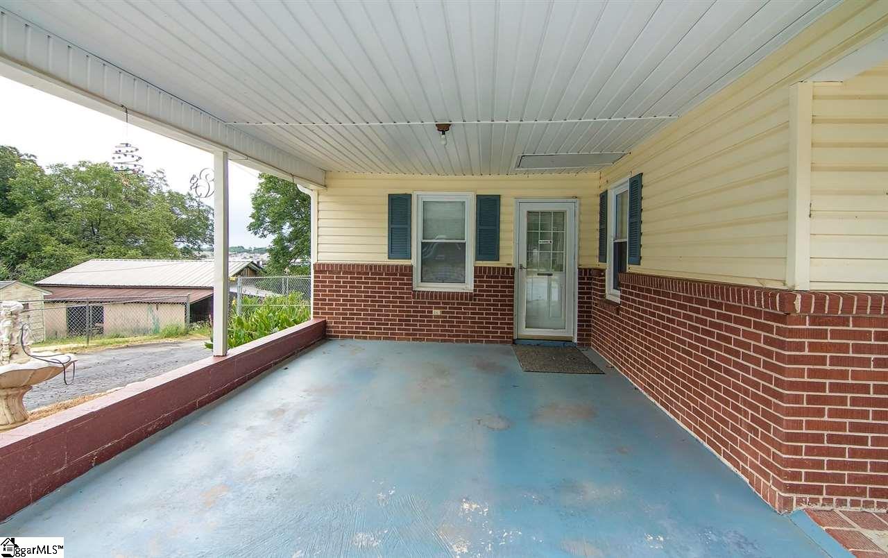 207 Wall Road Boiling Springs, SC 29316 - Photo 3 of 35 Gallery Image 3
