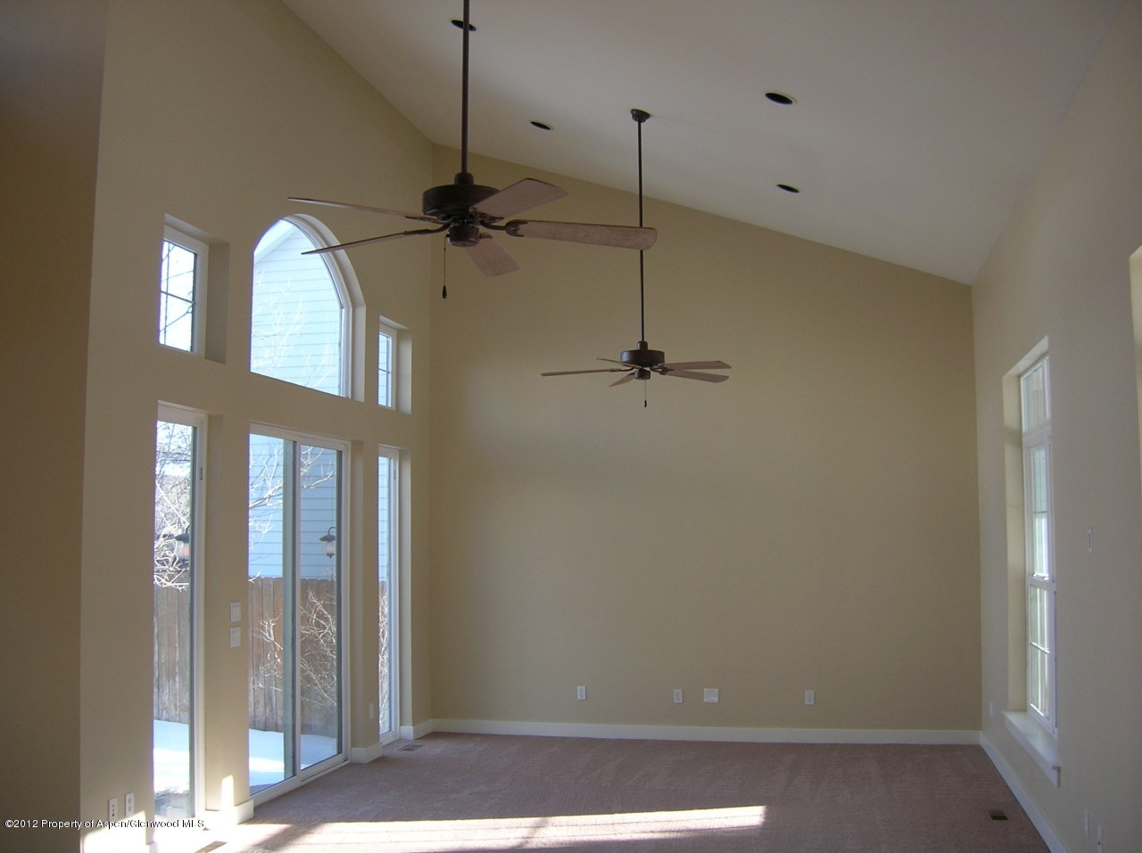 612 Surrey Road Carbondale, CO 81623 - Photo 9 of 10 Living