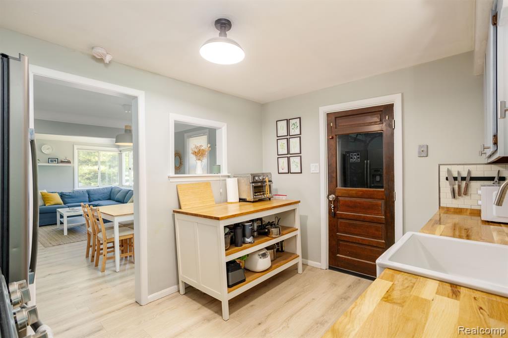 21706 Power Road Farmington Hills, MI 48336 - Photo 23 of 27