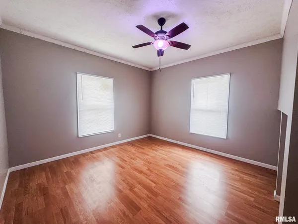 $147,000 | 300 West Goodall Street, Marion, IL 62959