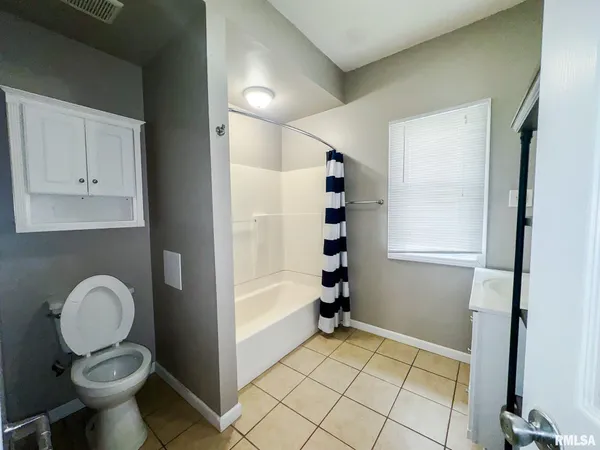 $147,000 | 300 West Goodall Street, Marion, IL 62959