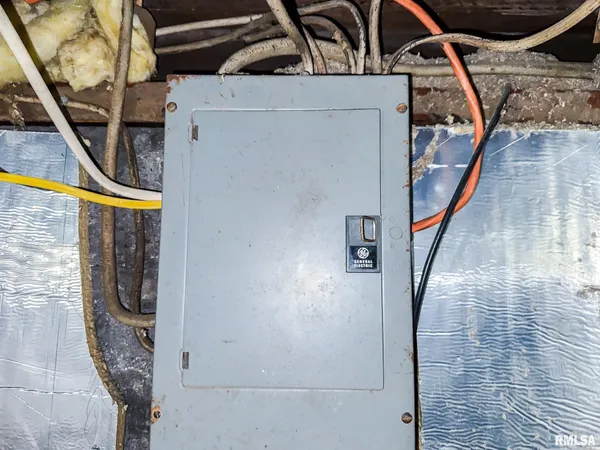 $147,000 | 300 West Goodall Street, Marion, IL 62959