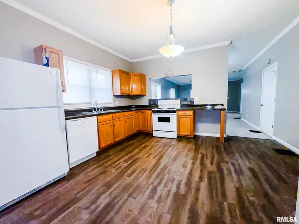 $147,000 | 300 West Goodall Street, Marion, IL 62959