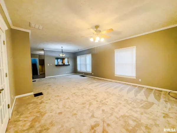$147,000 | 300 West Goodall Street, Marion, IL 62959