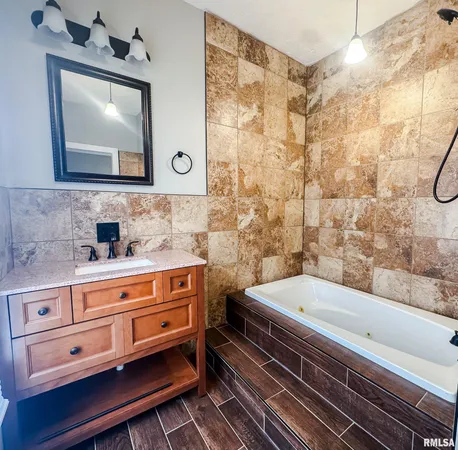 $147,000 | 300 West Goodall Street, Marion, IL 62959