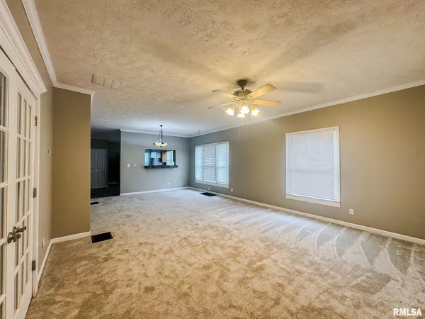 $147,000 | 300 West Goodall Street, Marion, IL 62959