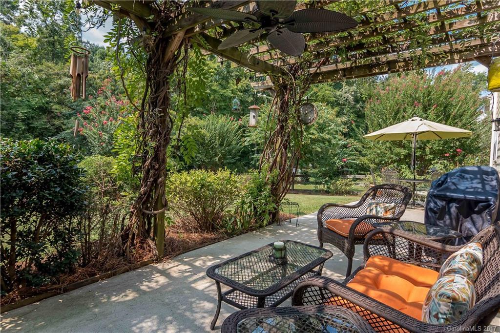 518 Clearbrook Road Matthews, NC 28105 - Photo 19 of 24 Gallery Image 19