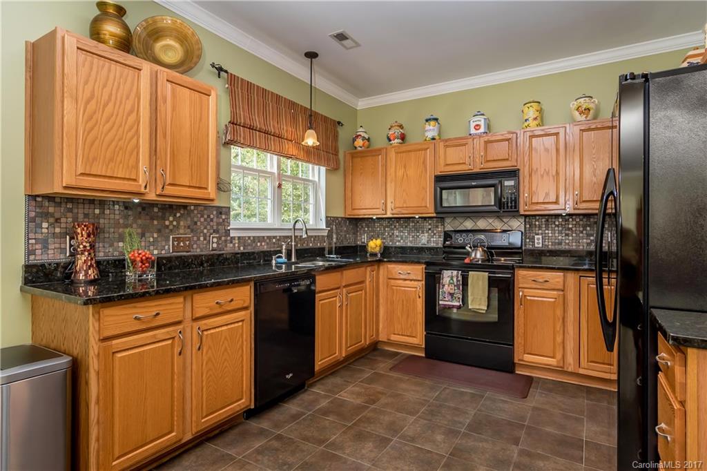 518 Clearbrook Road Matthews, NC 28105 - Photo 6 of 24 Gallery Image 6