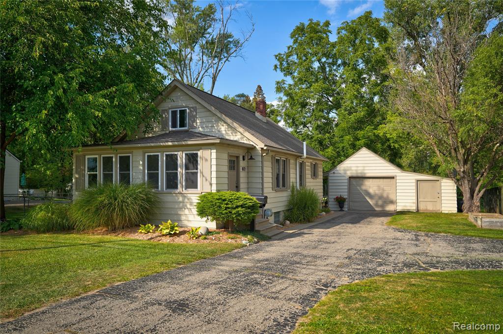 872 West Silver Lake Road Fenton, MI 48430 - Photo 3 of 42