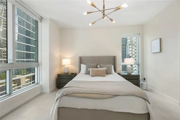 $4,250 | 300 South Biscayne Boulevard, Unit T1502, Miami, FL 33131