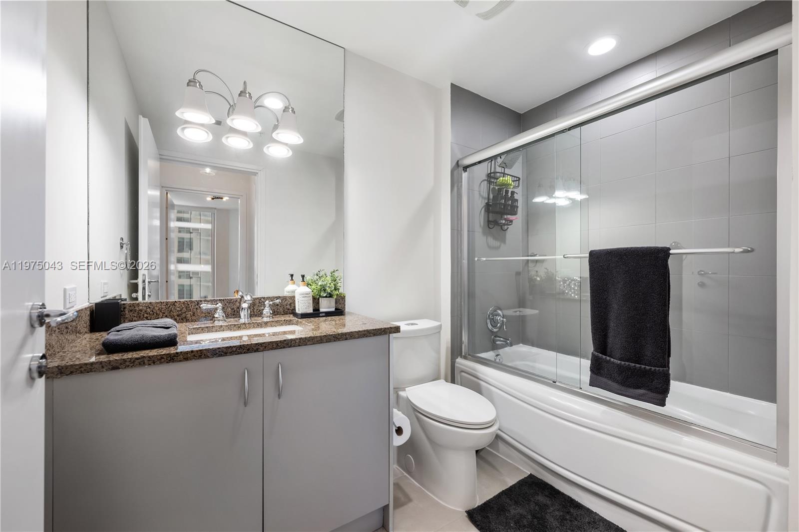 300 South Biscayne Boulevard, Unit T1502 Miami, FL 33131 - Photo 18 of 24