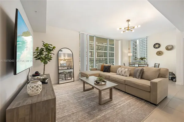 $4,250 | 300 South Biscayne Boulevard, Unit T1502, Miami, FL 33131
