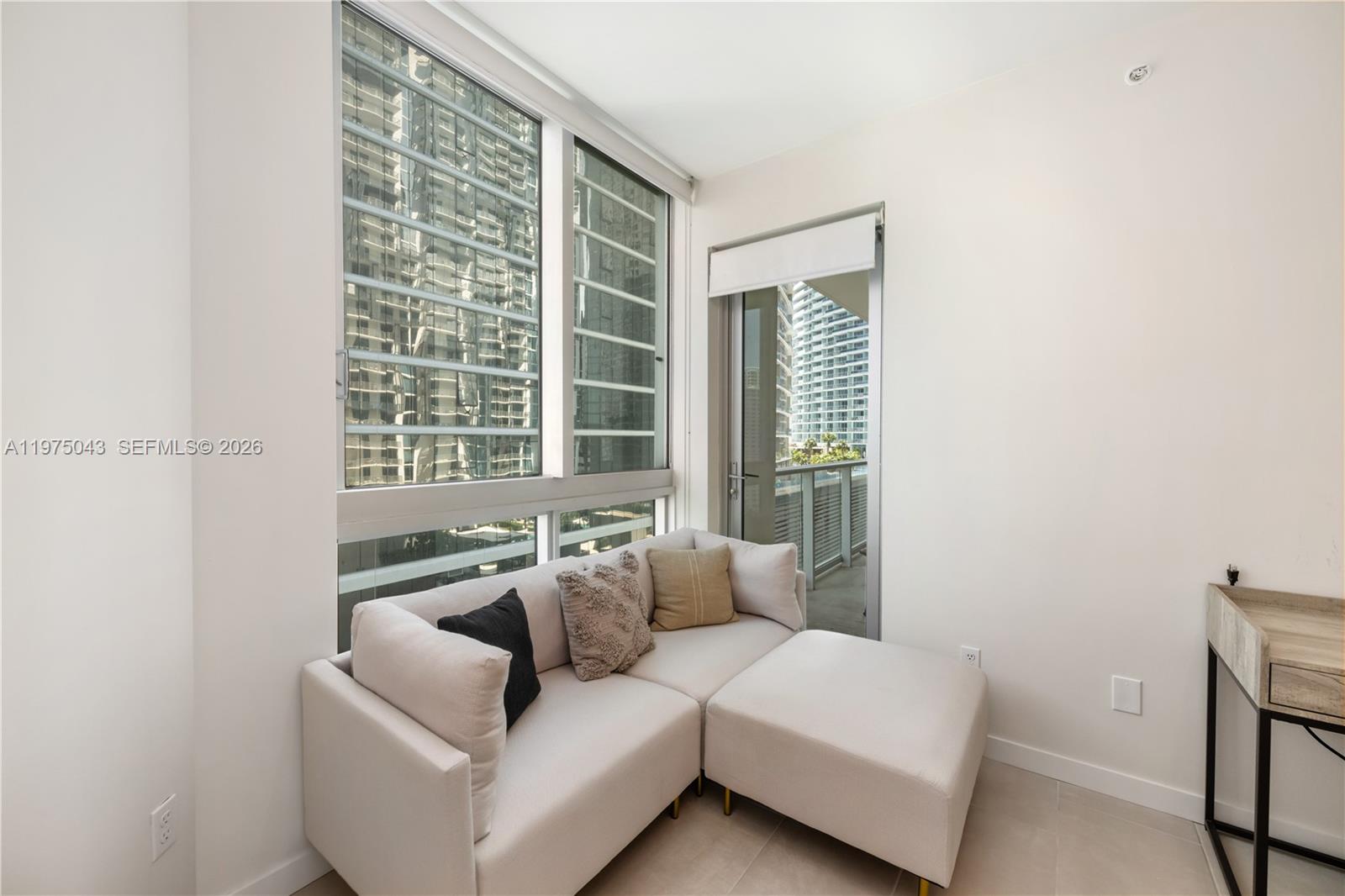 300 South Biscayne Boulevard, Unit T1502 Miami, FL 33131 - Photo 10 of 24
