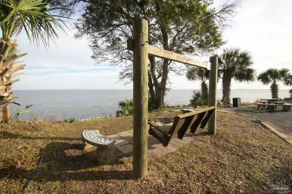 $170,000 | 600 Scenic Highway, Unit 219, Pensacola, FL 32503