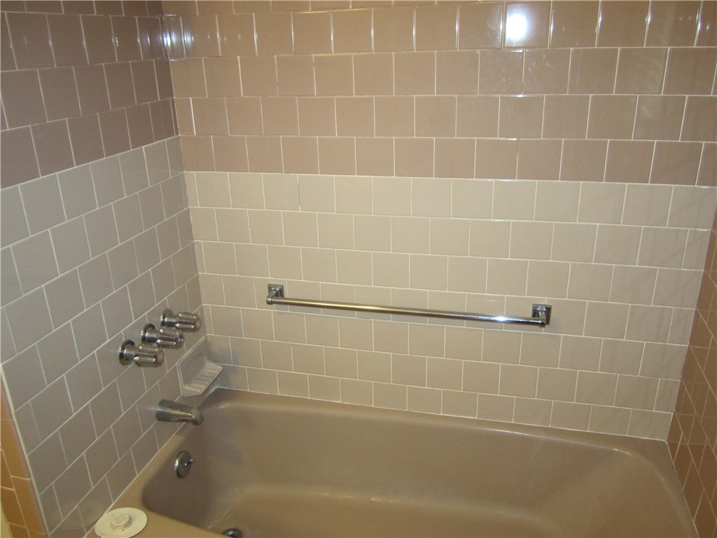 29 Valley Street Cranston, RI 02920 - Photo 20 of 29