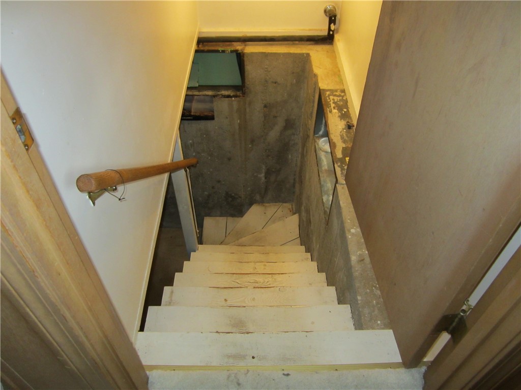 29 Valley Street Cranston, RI 02920 - Photo 29 of 29