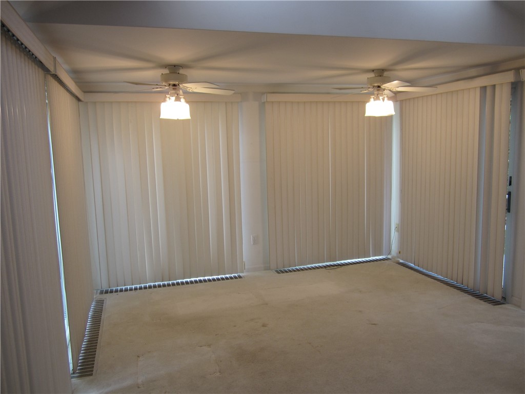 29 Valley Street Cranston, RI 02920 - Photo 6 of 29