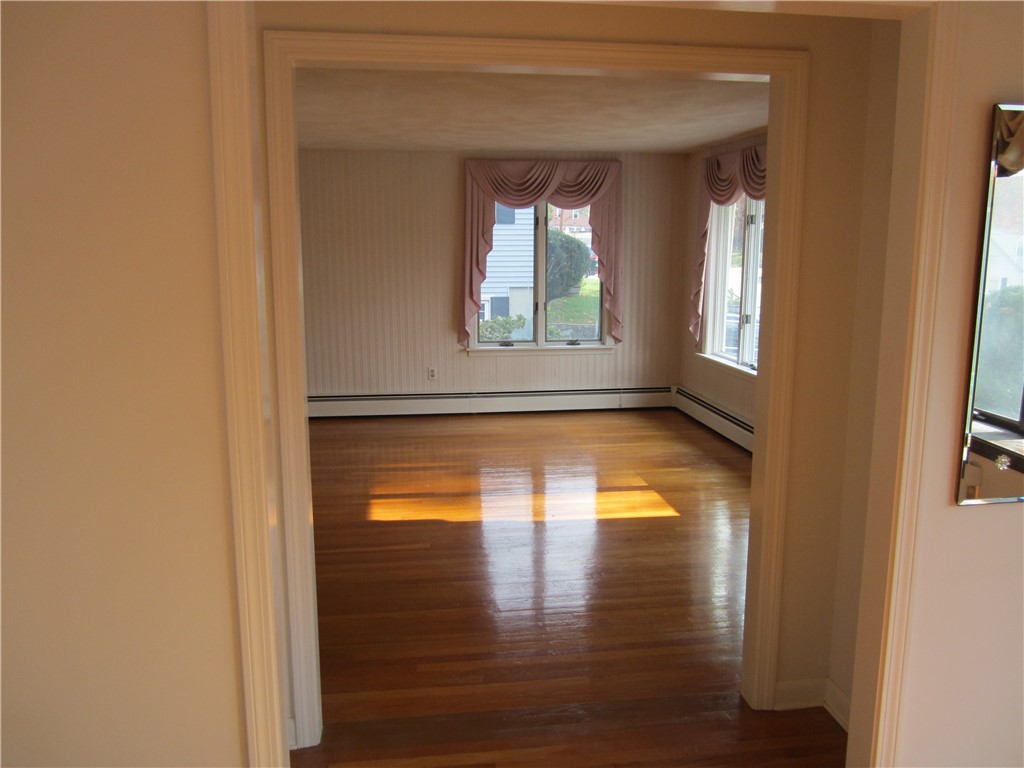 29 Valley Street Cranston, RI 02920 - Photo 10 of 29