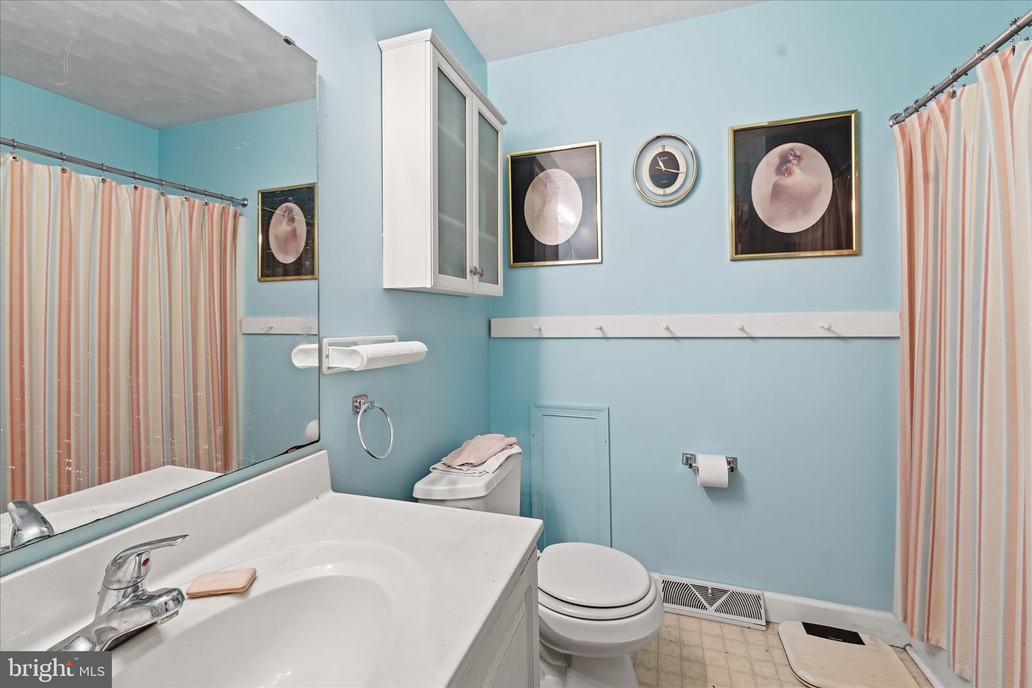 1126 Cobblestone Court Hanover, PA 17331 - Photo 15 of 32 Bathroom