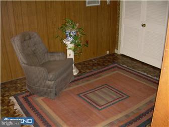 9 Johns Road Cheltenham, PA 19012 - Photo 6 of 12 Family Room