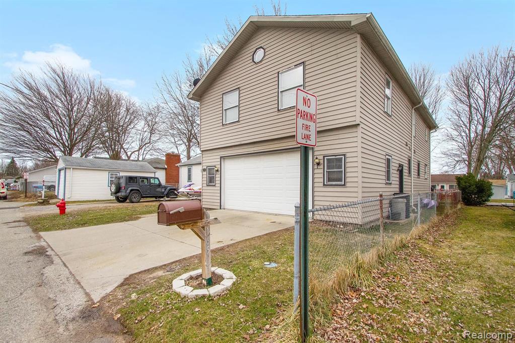 165 Kenyon Road Algonac, MI 48001 - Photo 22 of 37