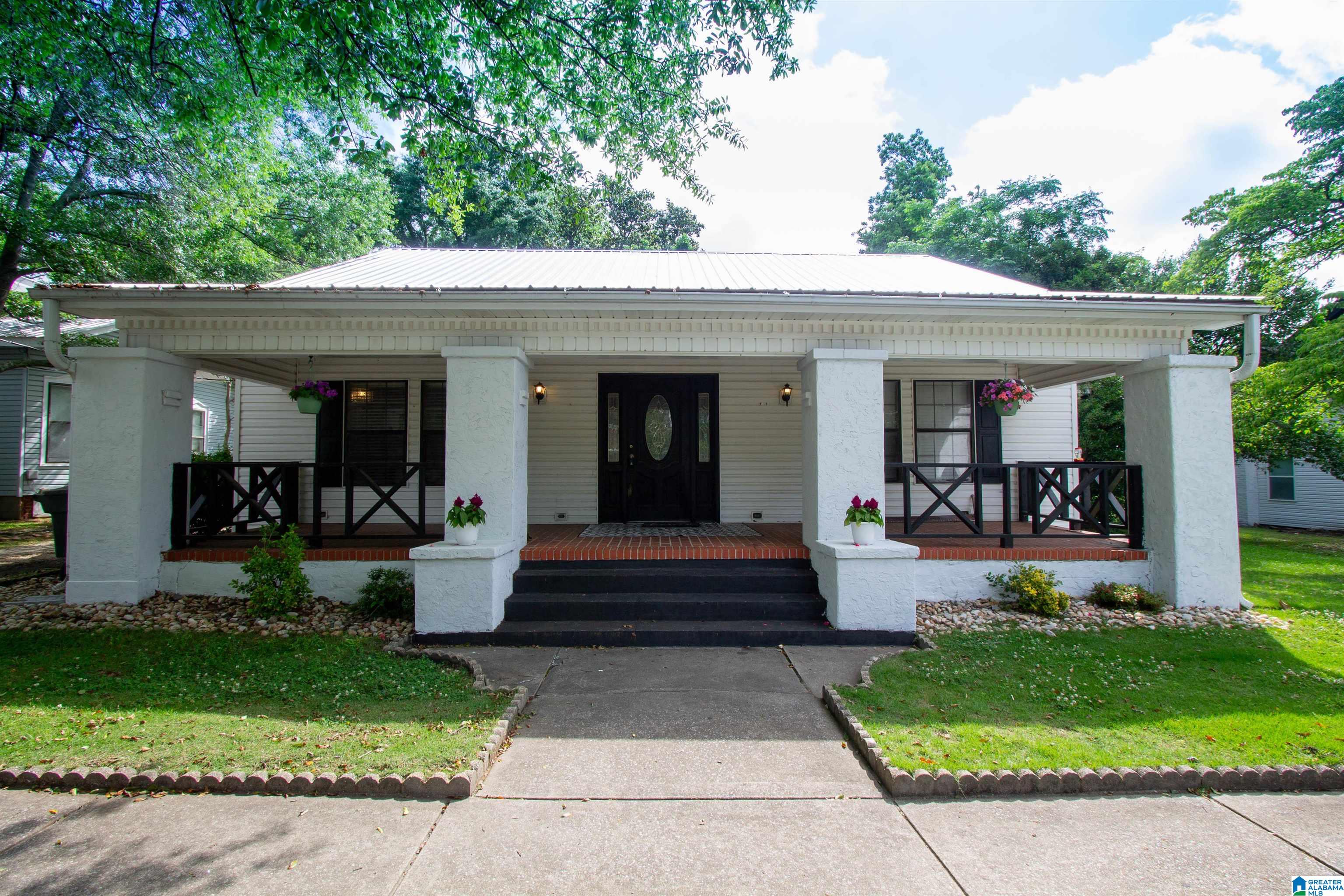 402 8th Street North Clanton, AL 35045 - Photo 1 of 32