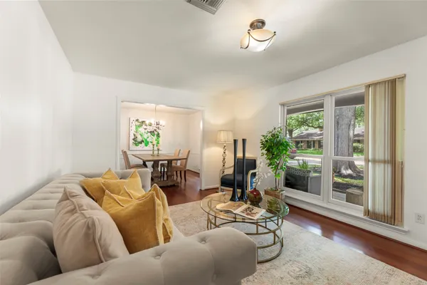 $420,000 | 5623 Dumfries Drive, Houston, TX 77096