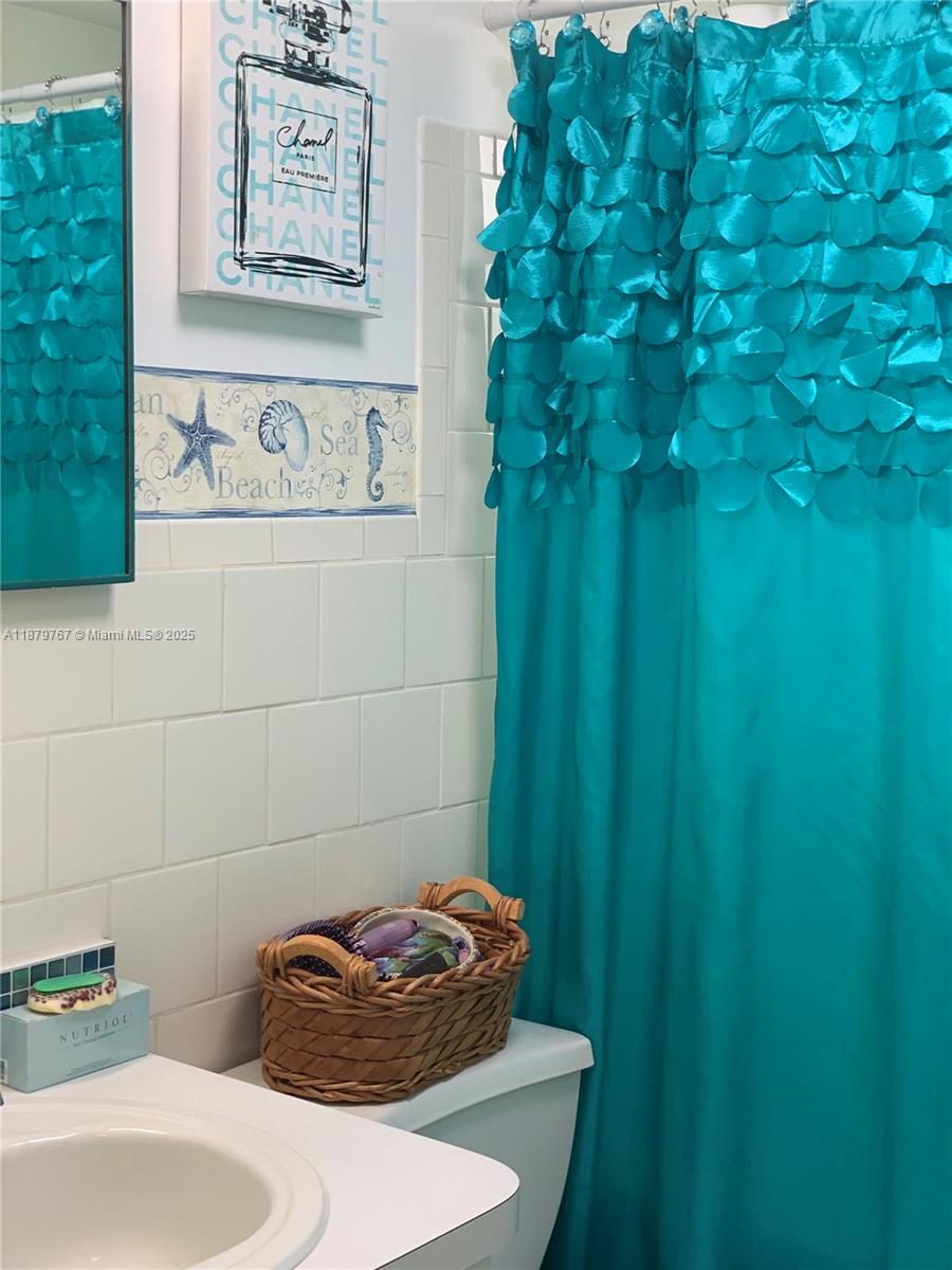 2111 Northeast 42nd Court, Unit 103W Lighthouse Point, FL 33064 - Photo 12 of 22