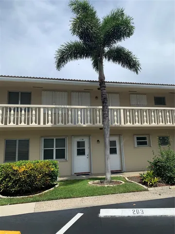 $135,000 | 2111 Northeast 42nd Court, Unit 103W, Lighthouse Point, FL 33064