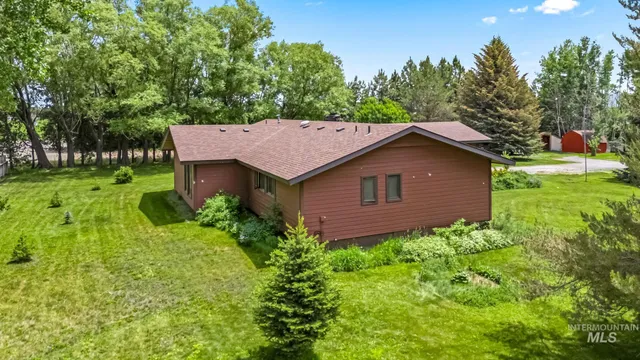 $460,000 | 4 North 100 West, Fairfield, ID 83327