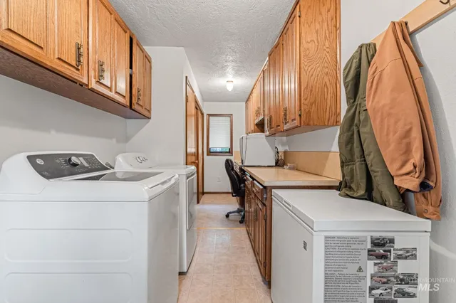 $460,000 | 4 North 100 West, Fairfield, ID 83327