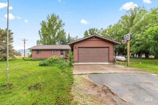 $460,000 | 4 North 100 West, Fairfield, ID 83327